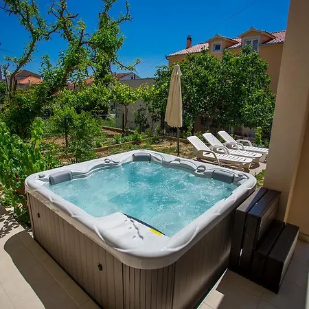 Διαμέρισμα Kapelica Τρογκίρ