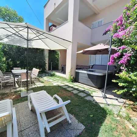 Kapelica Appartement Trogir