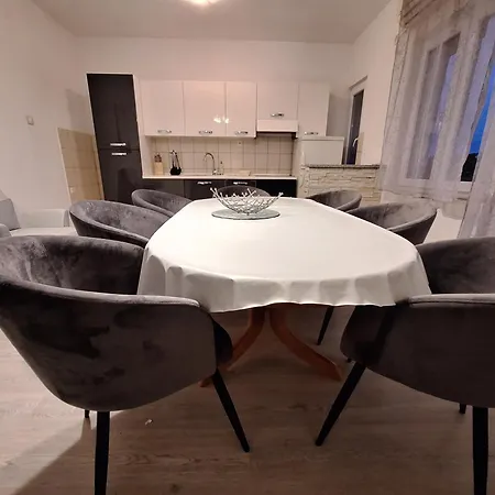 Kapelica Apartman Trogir