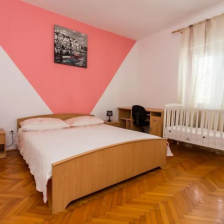 Kapelica Apartman Trogir