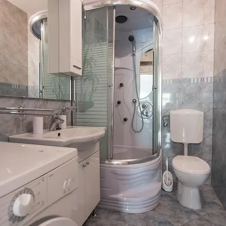 Kapelica Apartman *